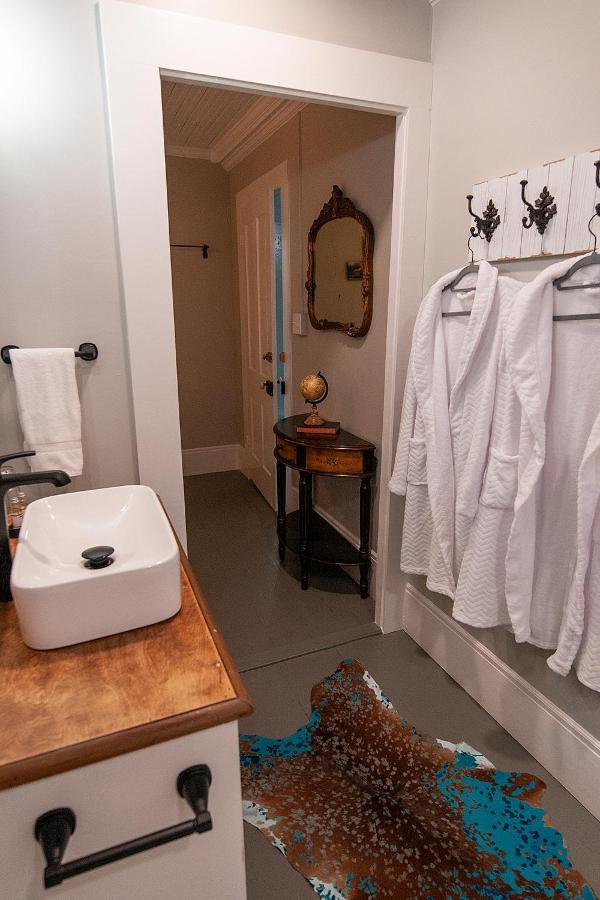 Dabbs Hotel Bed And Breakfast Llano ภายนอก รูปภาพ