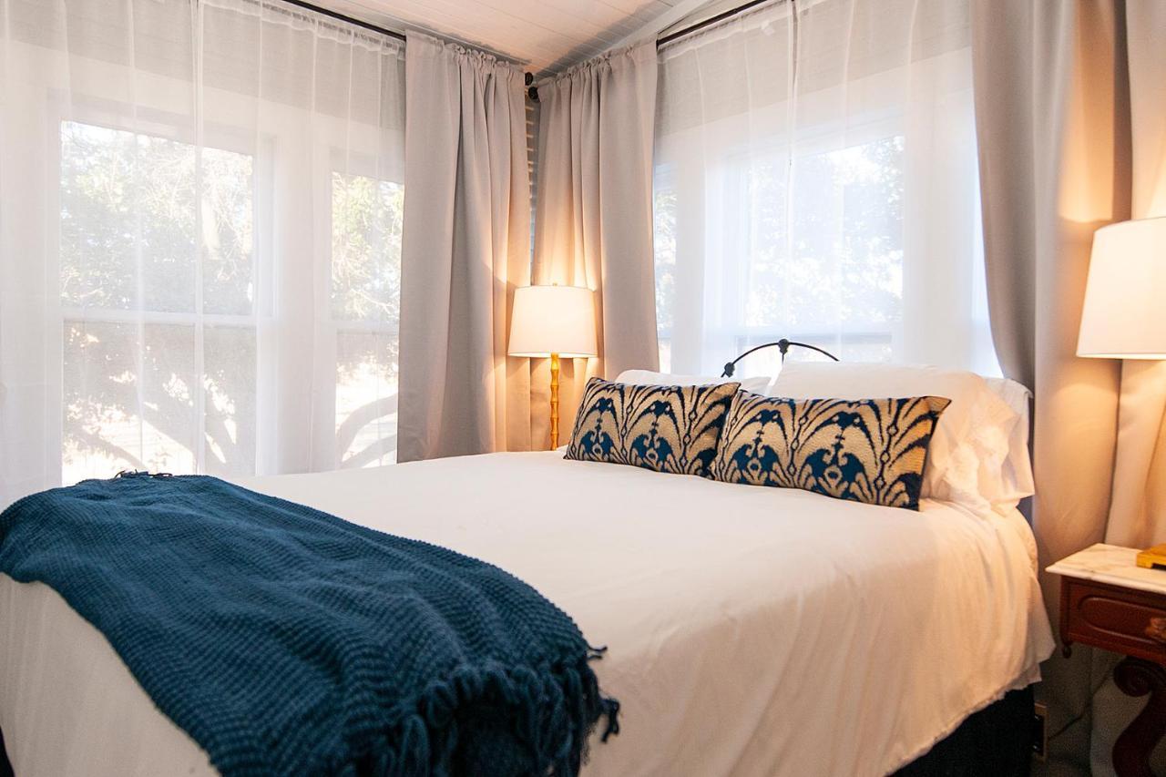 Dabbs Hotel Bed And Breakfast Llano ภายนอก รูปภาพ