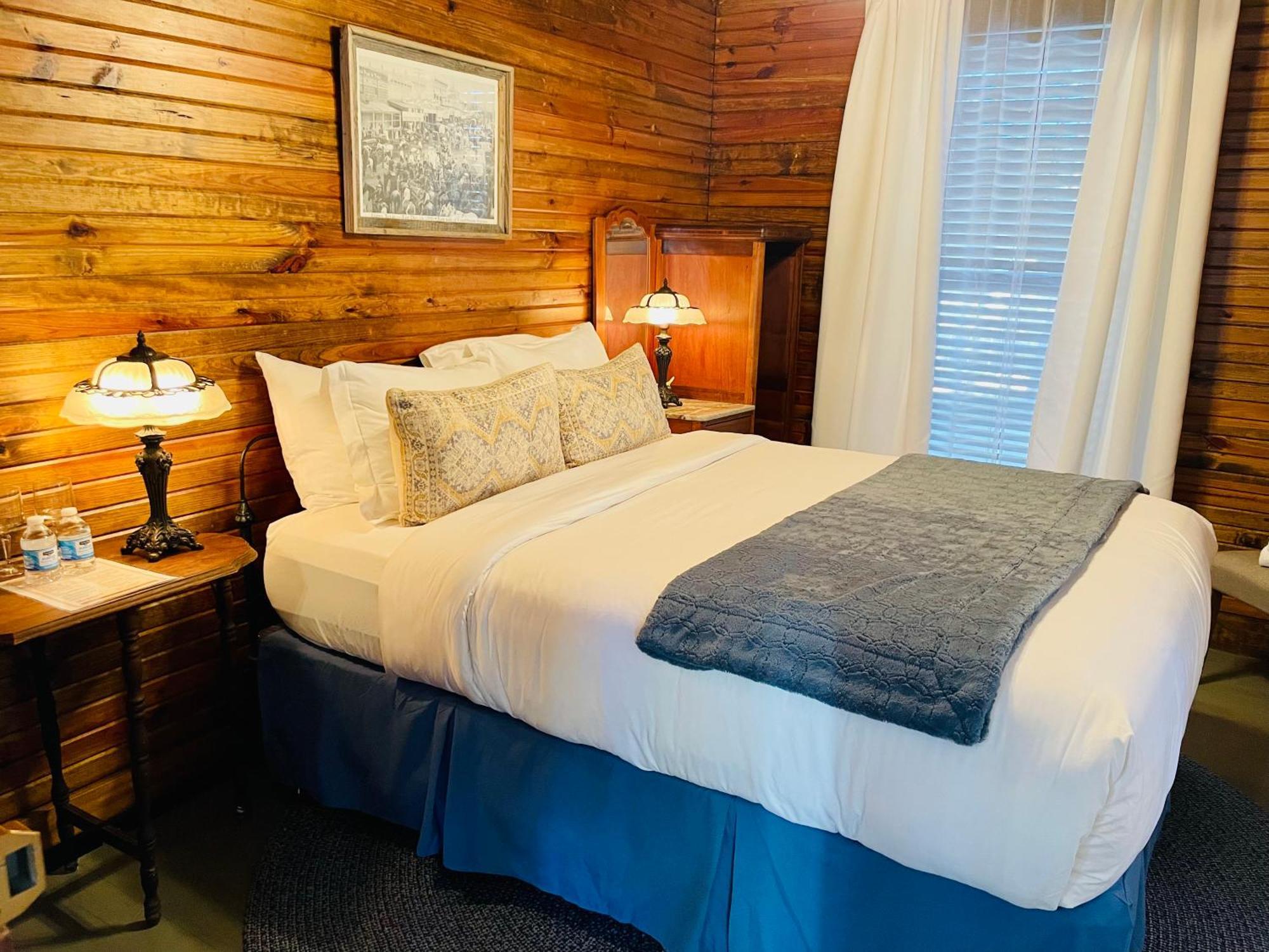 Dabbs Hotel Bed And Breakfast Llano ภายนอก รูปภาพ